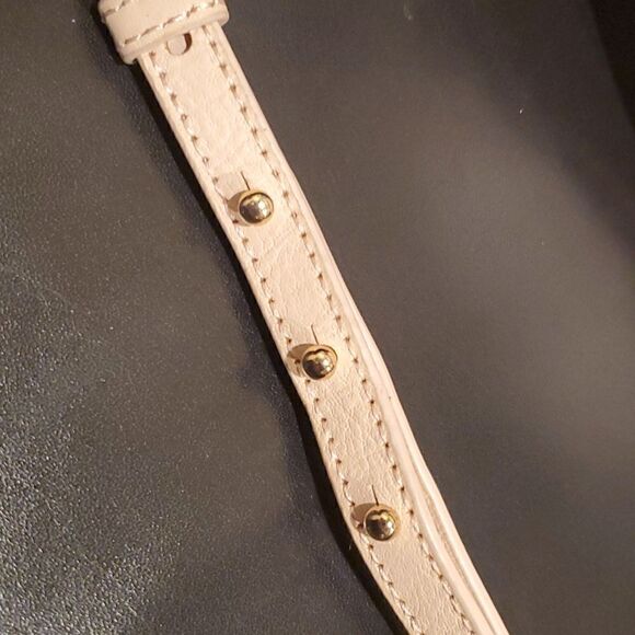 MARK & GRAHAM Circle Leather Crossbody Handbag - Picture 7 of 8